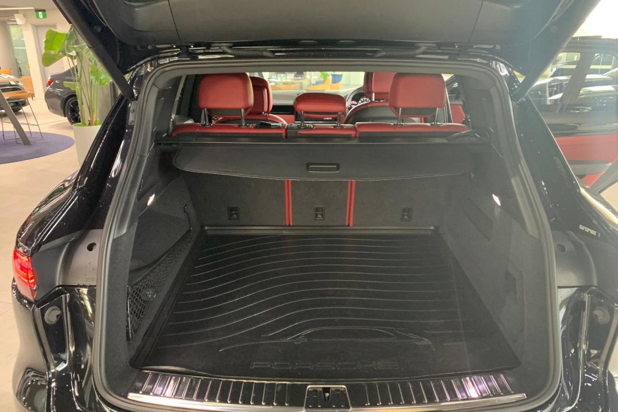 2022 Porsche Cayenne 9YA  SUV