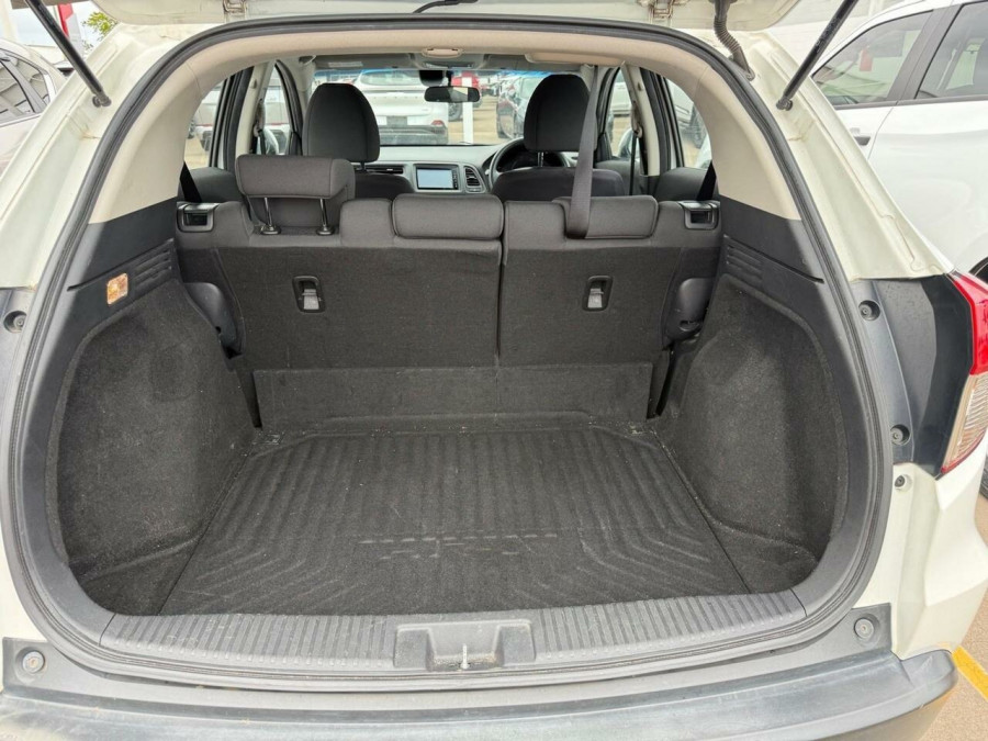 2019 Honda HR-V  VTi SUV Image 7