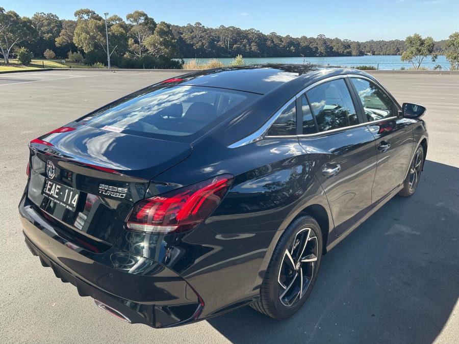 2025 MG MG5 MG5DCTESSE25 Essence Sedan Image 2