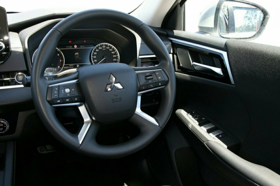 2024 Mitsubishi Outlander ZM ES SUV Image 18