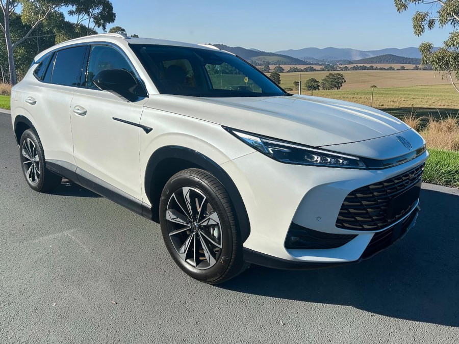 2025 MG HS AS33H Essence Hybrid+ SUV Image 1