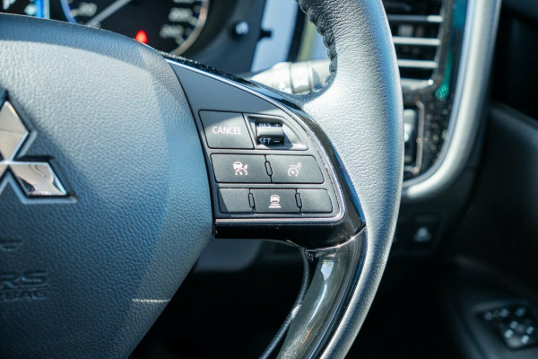 2021 Mitsubishi Outlander ZL LS SUV Image 13