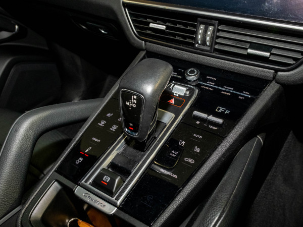 2022 MY23 Porsche Cayenne SUV image 24