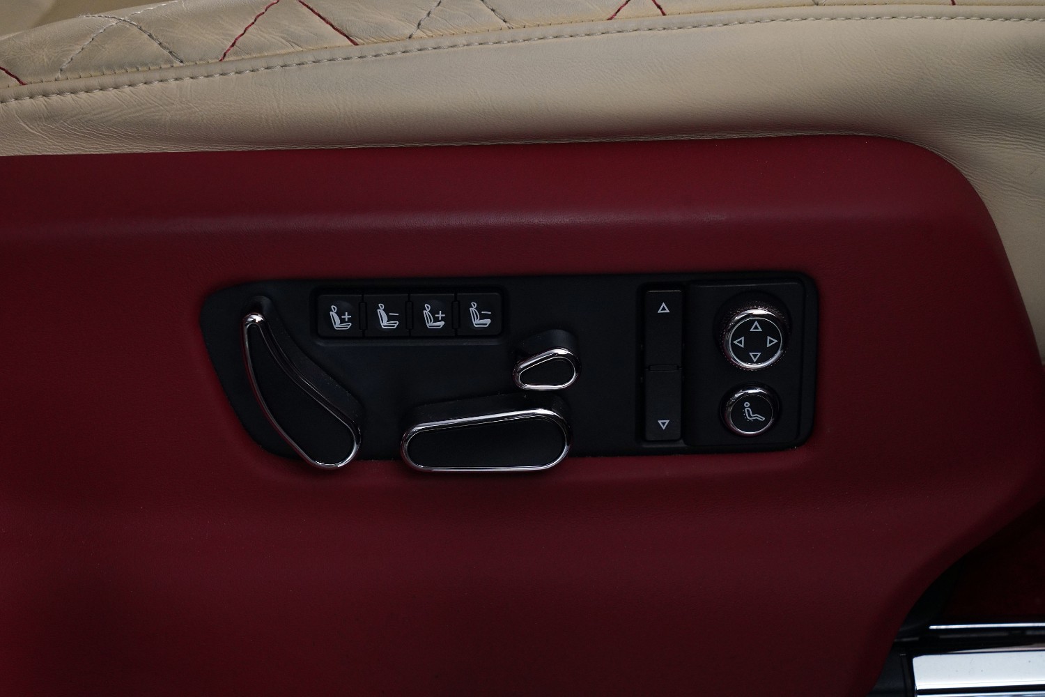 2016 Bentley Bentayga First Edition W12  SUV Image 37