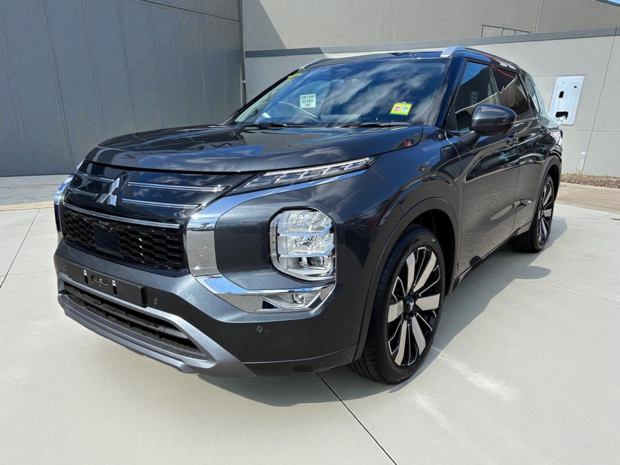 2025 Mitsubishi Outlander ZM Exceed SUV Image 3