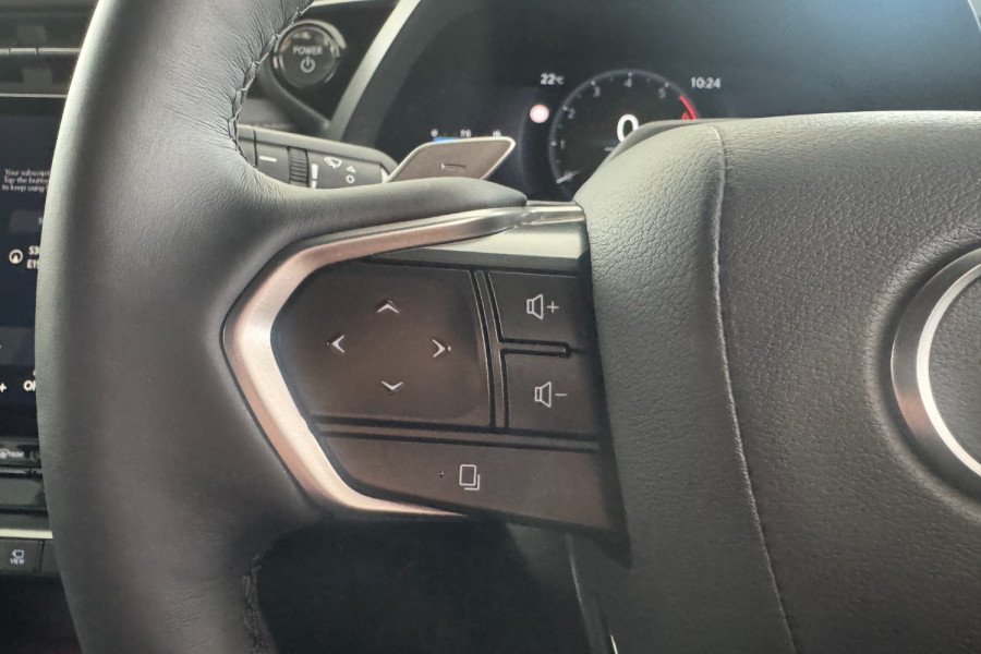 2024 Lexus LBX MAYH10R Sports Luxury SUV Image 17