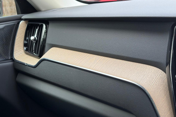 2025 Volvo XC60 UZ Plus T8 Plug-in Hybrid SUV Image 14