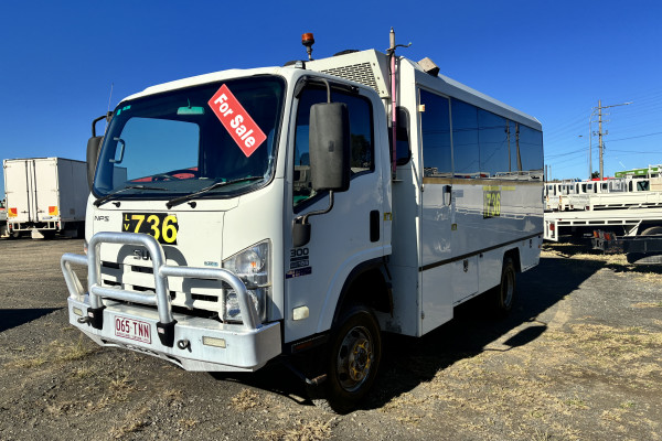 2012 Isuzu Nps Mini Coach Image 5