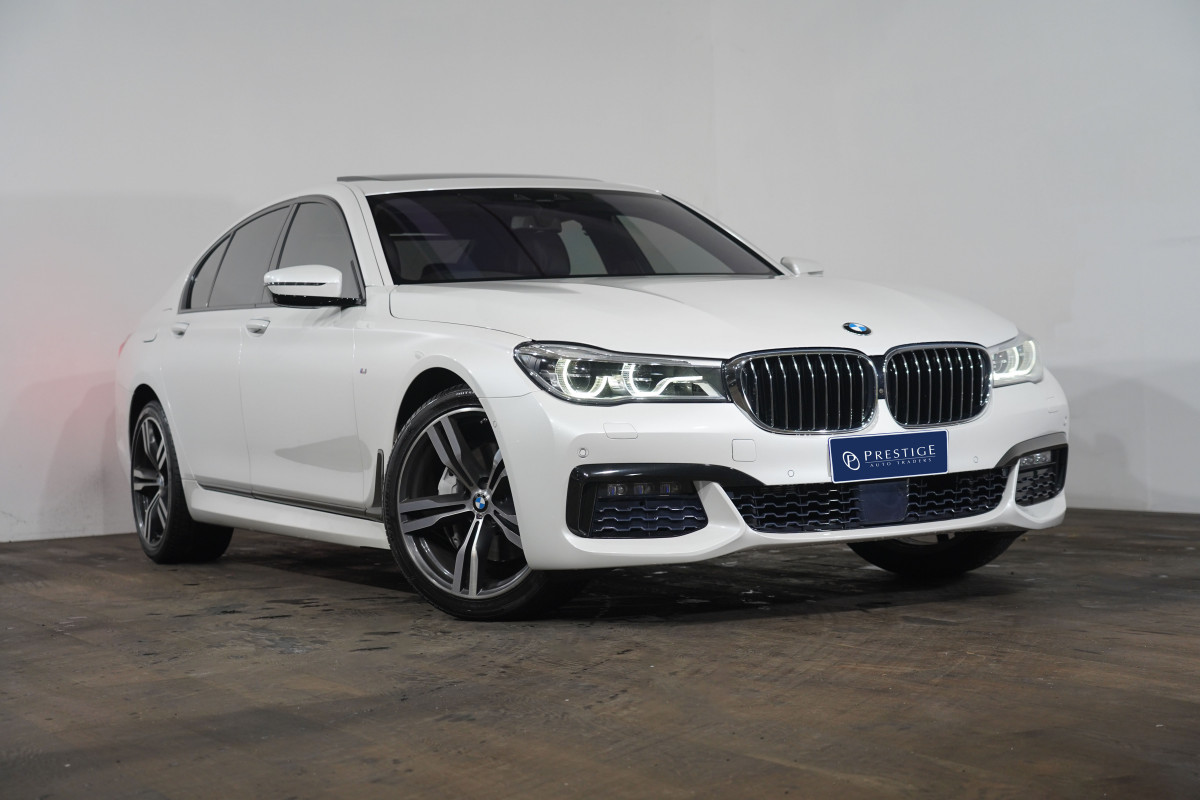 2016 BMW 7 40i Sedan