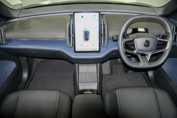 2025 Volvo EX30  Single Motor Extended Range Plus SUV Image 5