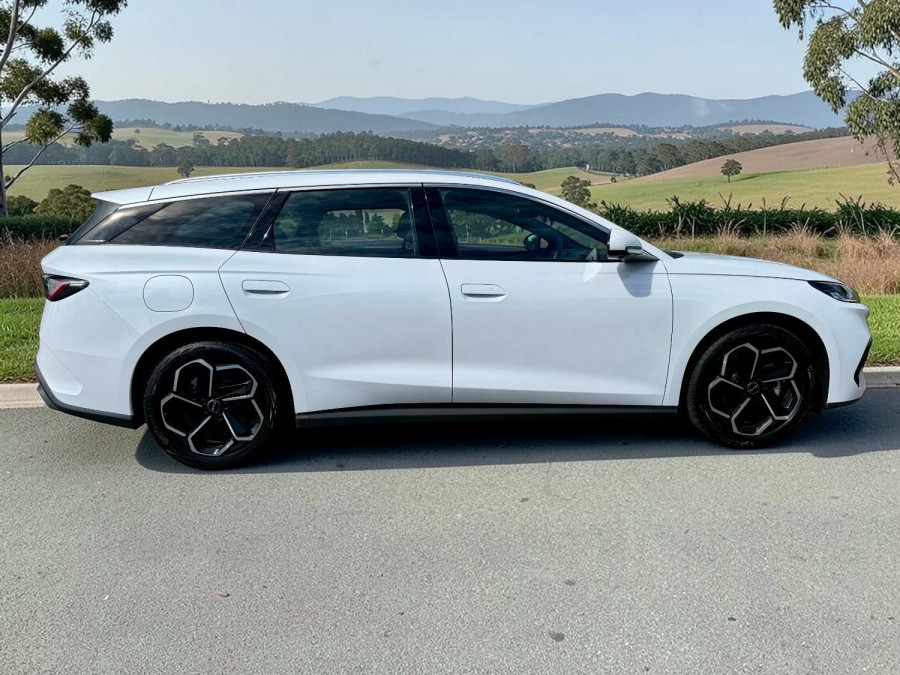 2026 BYD Seal 6  Premium Wagon Image 8