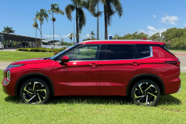 2024 Mitsubishi Outlander ZM Exceed SUV Image 5
