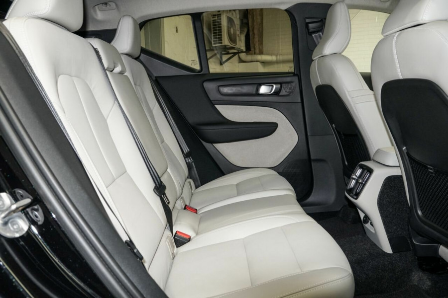 2025 MY26 Volvo XC40 XZ Plus B4 SUV Image 7