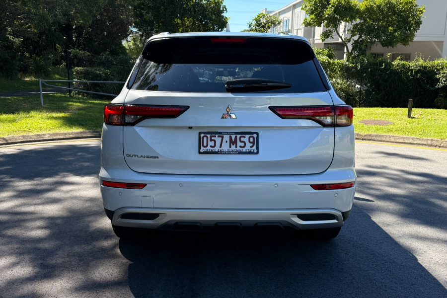 2023 MY24 Mitsubishi Outlander ZM LS SUV Image 11