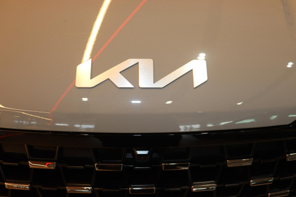 2026 MY27 Kia Carnival KA4 PE Sport+ HEV People Mover Image 4