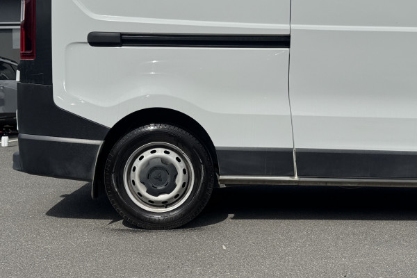 2022 Mitsubishi Express SN GLX+ Van Image 6