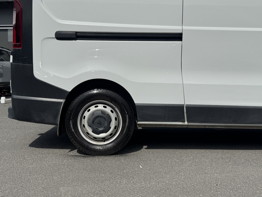 2022 Mitsubishi Express SN GLX+ Van Image 6