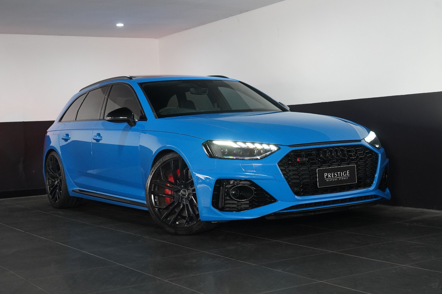 2021 Audi RS4  Quattro SUV Image 12