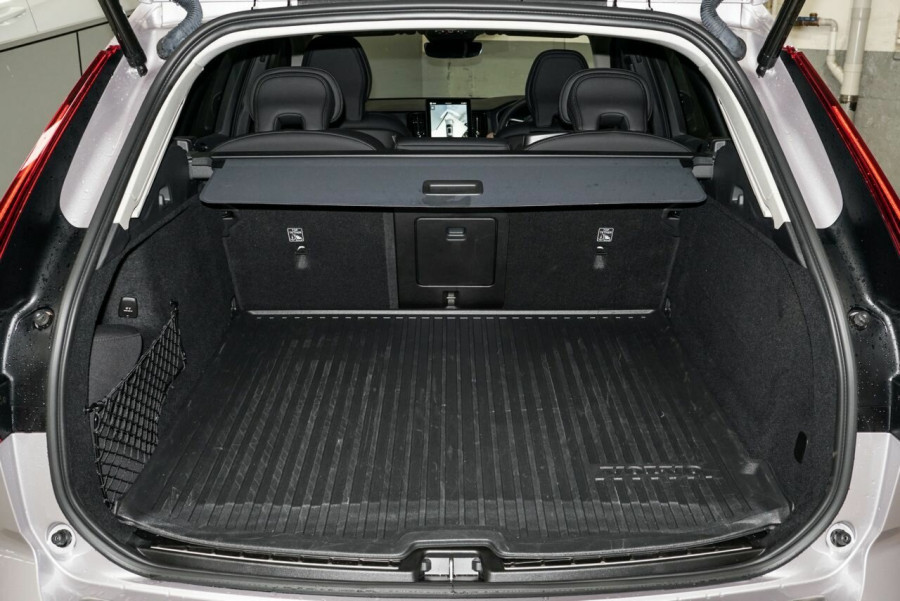 2025 MY26 Volvo XC60 UZ Plus B5 Bright SUV Image 18