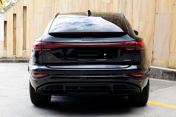 2025 Audi Q6 e-tron GF SPORTBACK SUV image 5