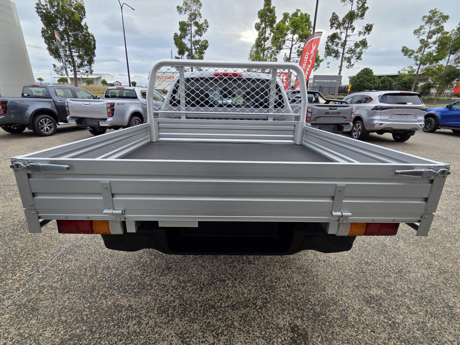 2025 MY25.5 Isuzu D-MAX RG SX Cab Chassis Image 4
