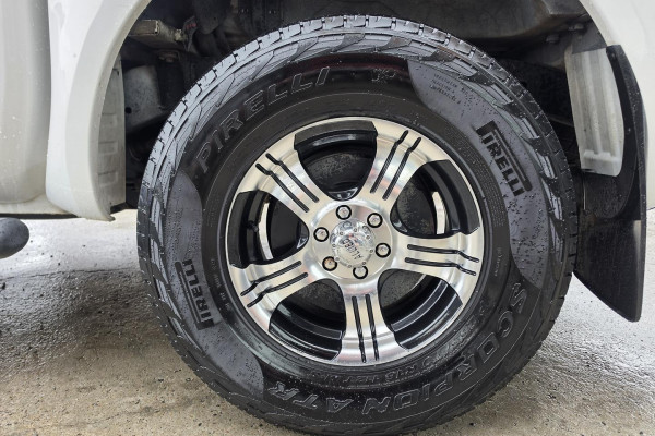 2011 Nissan Navara D40 ST Ute Image 13