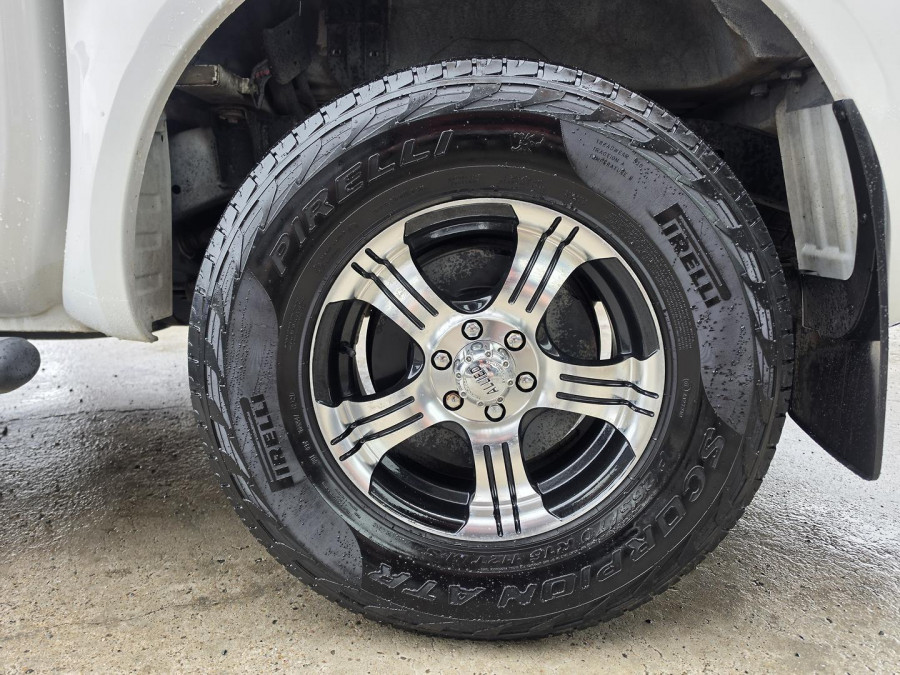 2011 Nissan Navara D40 ST Ute Image 13