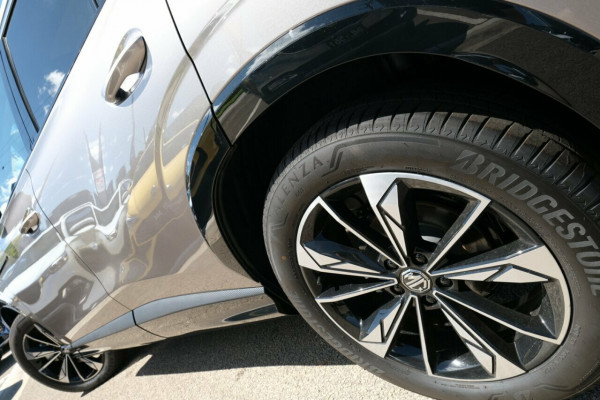 2024 MY24.5 MG HS AS33 Essence SUV Image 4