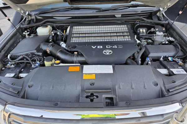2012 MY10 Toyota LandCruiser VDJ200R Sahara SUV Image 36