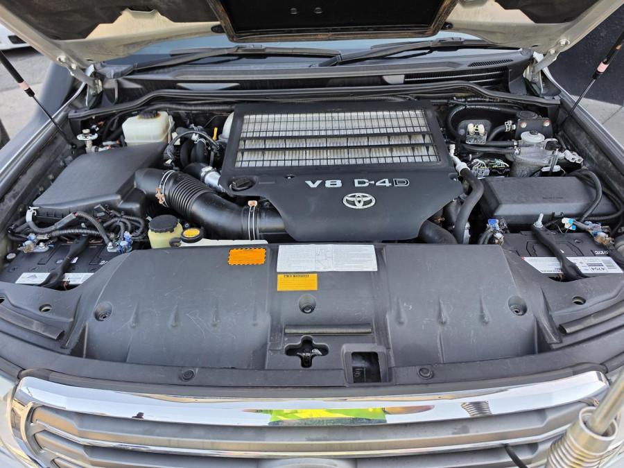 2012 MY10 Toyota LandCruiser VDJ200R Sahara SUV Image 36