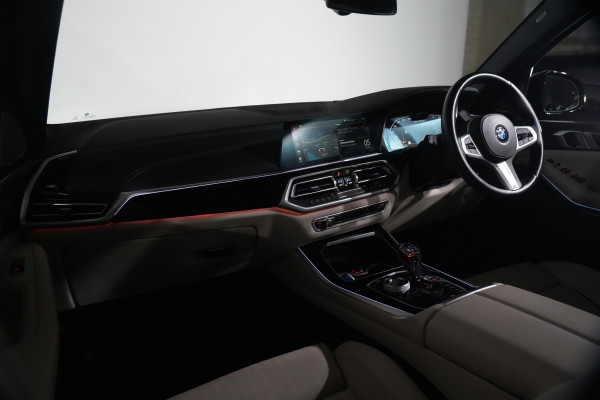 2022 BMW X5 M50i SUV image 13