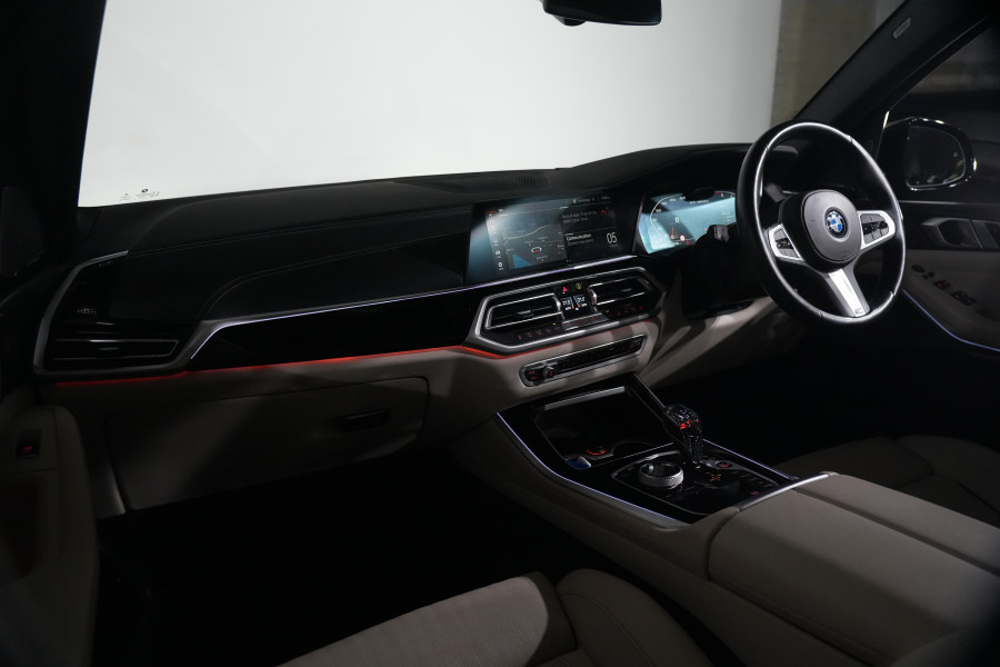2022 BMW X5 M50i SUV