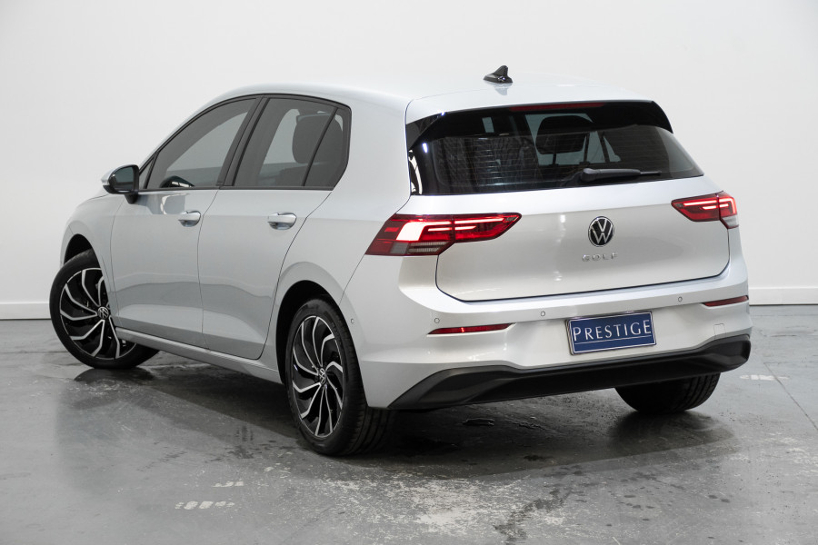 2022 Volkswagen Golf 8 110TSI Life Hatch Image 8