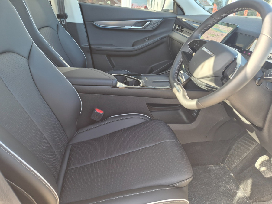 2026 Jaecoo J5  Summit SUV Image 14