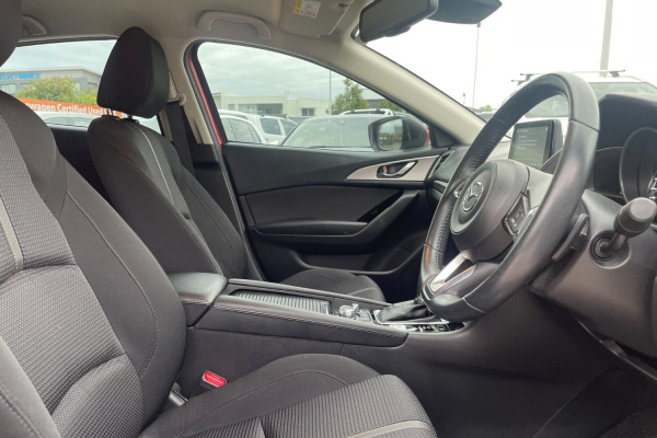 2017 Mazda 3 BN5438 SP25 Hatch Image 3