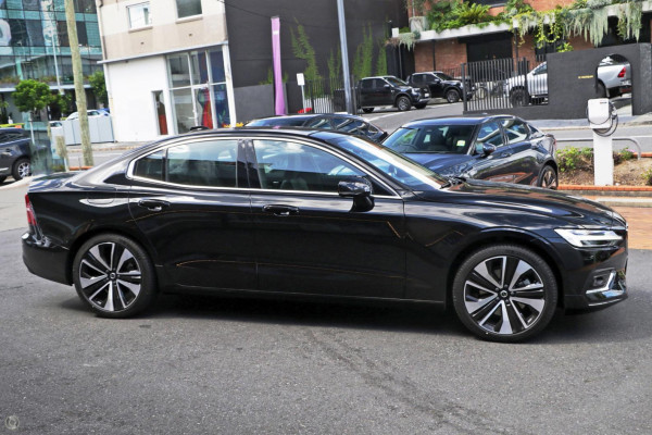 2024 MY25 Volvo S60  Ultra B5 Bright Sedan Image 5