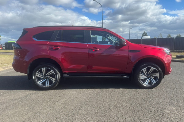 2026 MY25.5 Isuzu MU-X RJ LS-T SUV Image 2