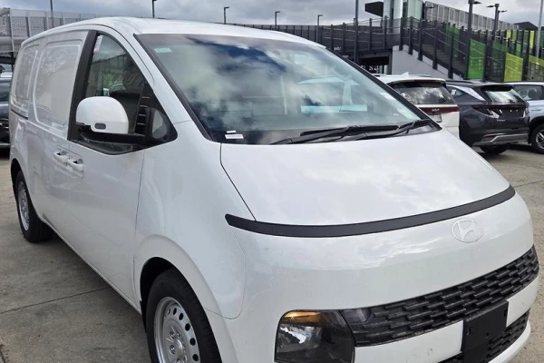 2026 MY27 Hyundai Staria Load US4.V4  Van Image 2