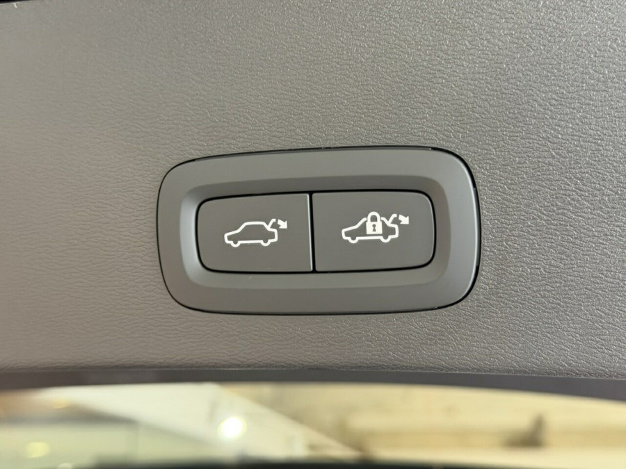 2026 Volvo XC40 XZ Plus B4 SUV Image 9