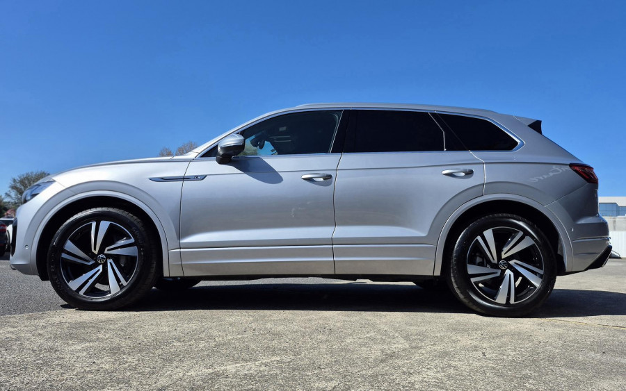 2020 MY21 Volkswagen Touareg CR 210TDI R-Line SUV Image 32