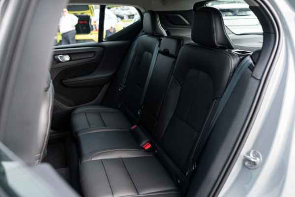 2025 MY26 Volvo XC40 XZ Plus B4 SUV Image 5