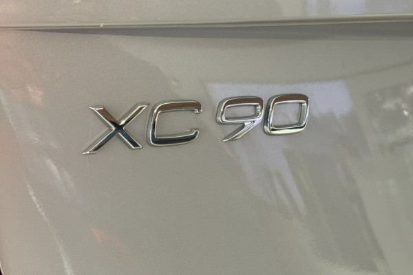2024 Volvo XC90 L Series Recharge Ultimate T8 Plug-In Hybrid SUV Image 5