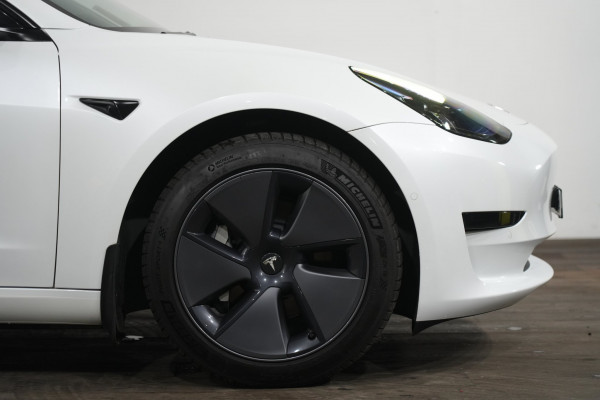 2022 Tesla Model 3  Rear-Wheel Drive Sedan image 5