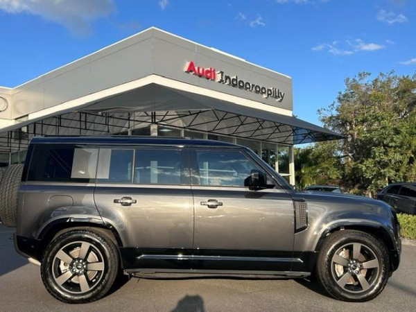 2024 Land Rover Defender L663 110 D300 X SUV image 3