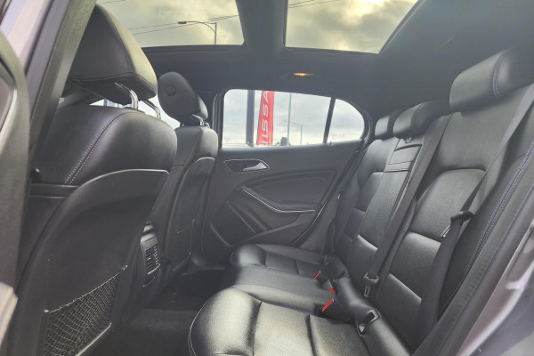2015 Mercedes-Benz GLA-Class X156 GLA250 SUV Image 14