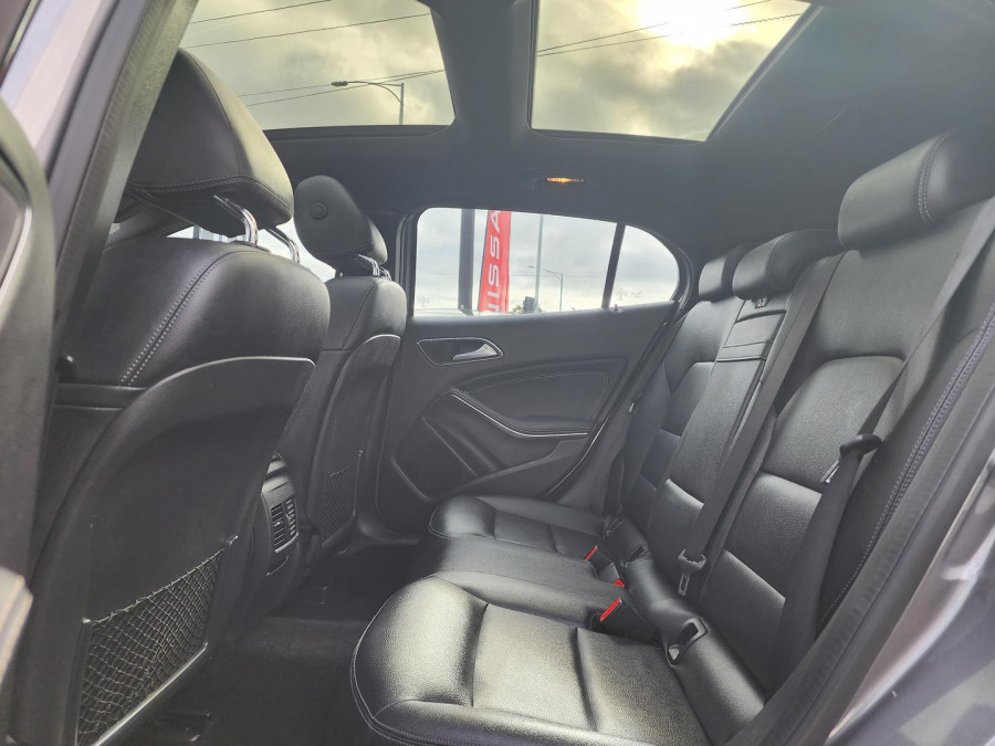 2015 Mercedes-Benz GLA-Class X156 GLA250 SUV Image 14