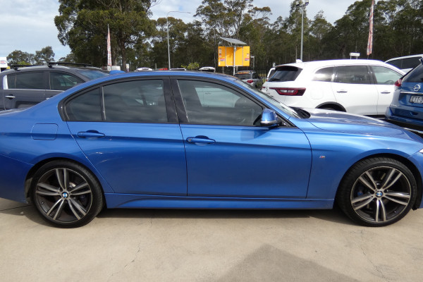 2016 BMW 330i F30 LCI LUXURY LINE Sedan Image 5