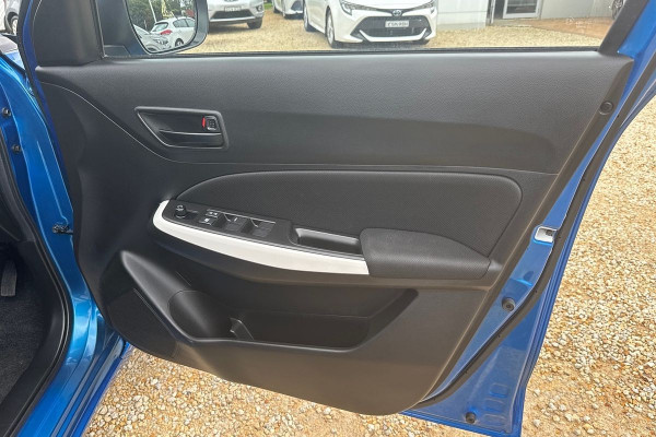2024 Suzuki Swift AZ Series II GL Hatch Image 5