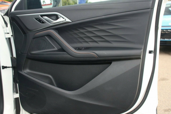2024 MY24.5 MG HS AS33 Vibe SUV Image 5