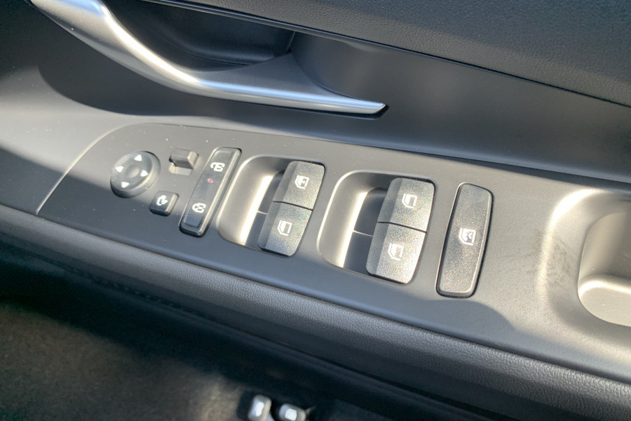 2024 MY25 Hyundai i30 CN7.V2 Elite Hybrid Sedan Image 21